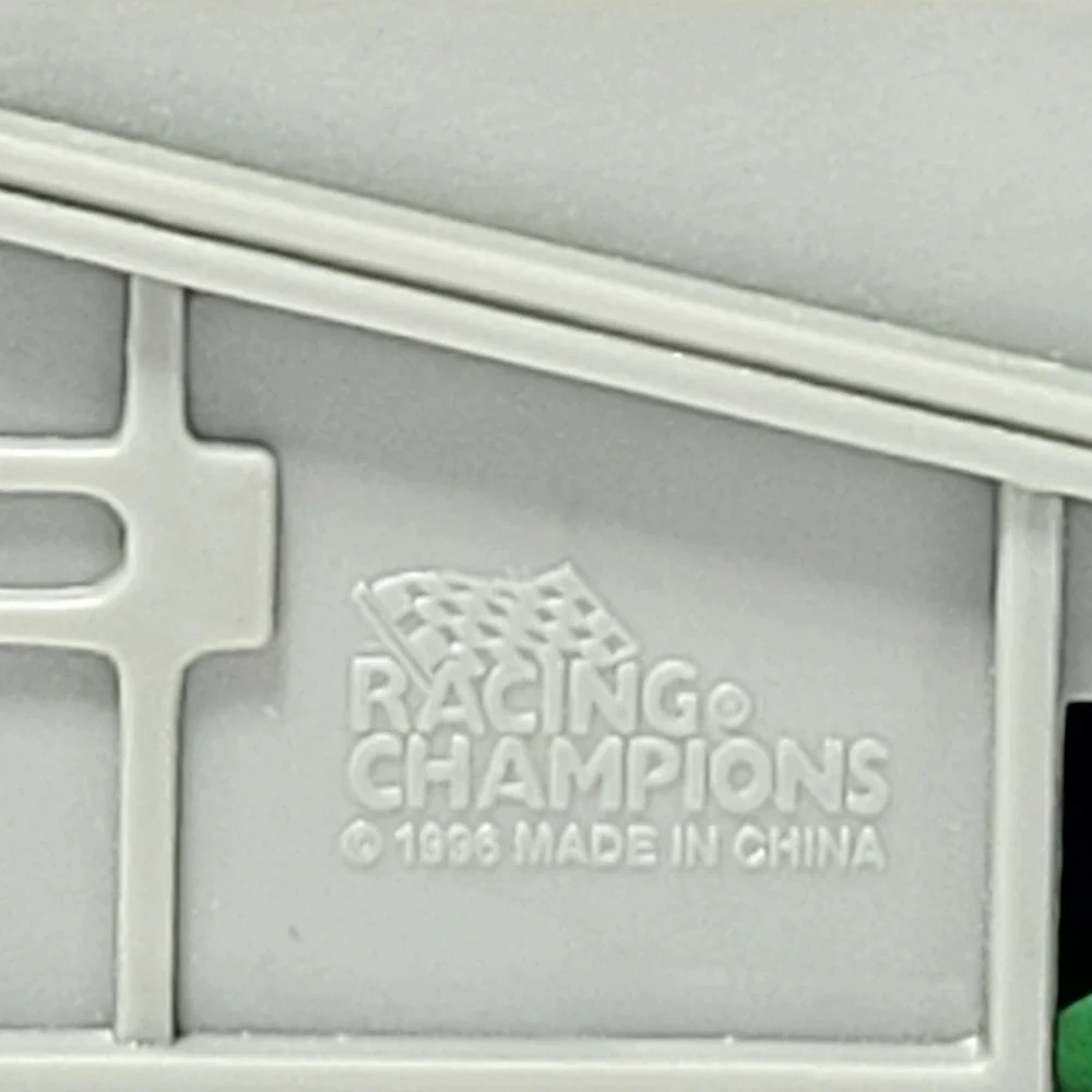 Race Champions Bobby Labonte 18 Interstate Battery 1996 Pontiac Grand Prix 1:24